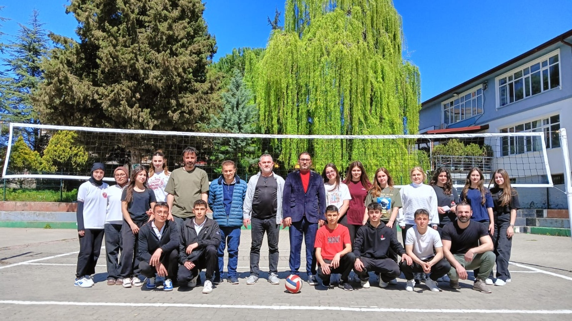VOLEYBOL TURNUVASI ŞAMPİYONU: 11-C